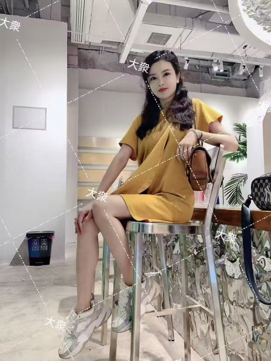 待嫁美女